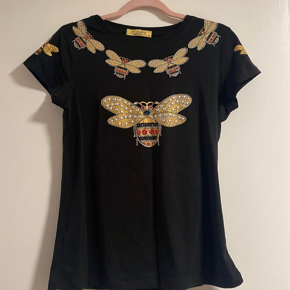 NWOT Bees T-Shirt Size M